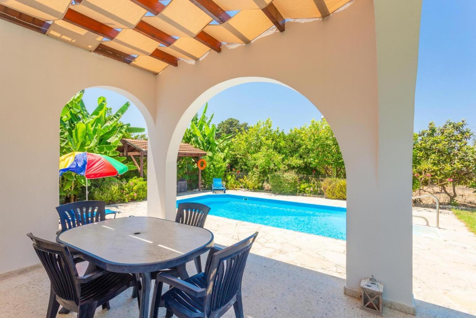 Sun Beach Villa Thio Polis エクステリア 写真