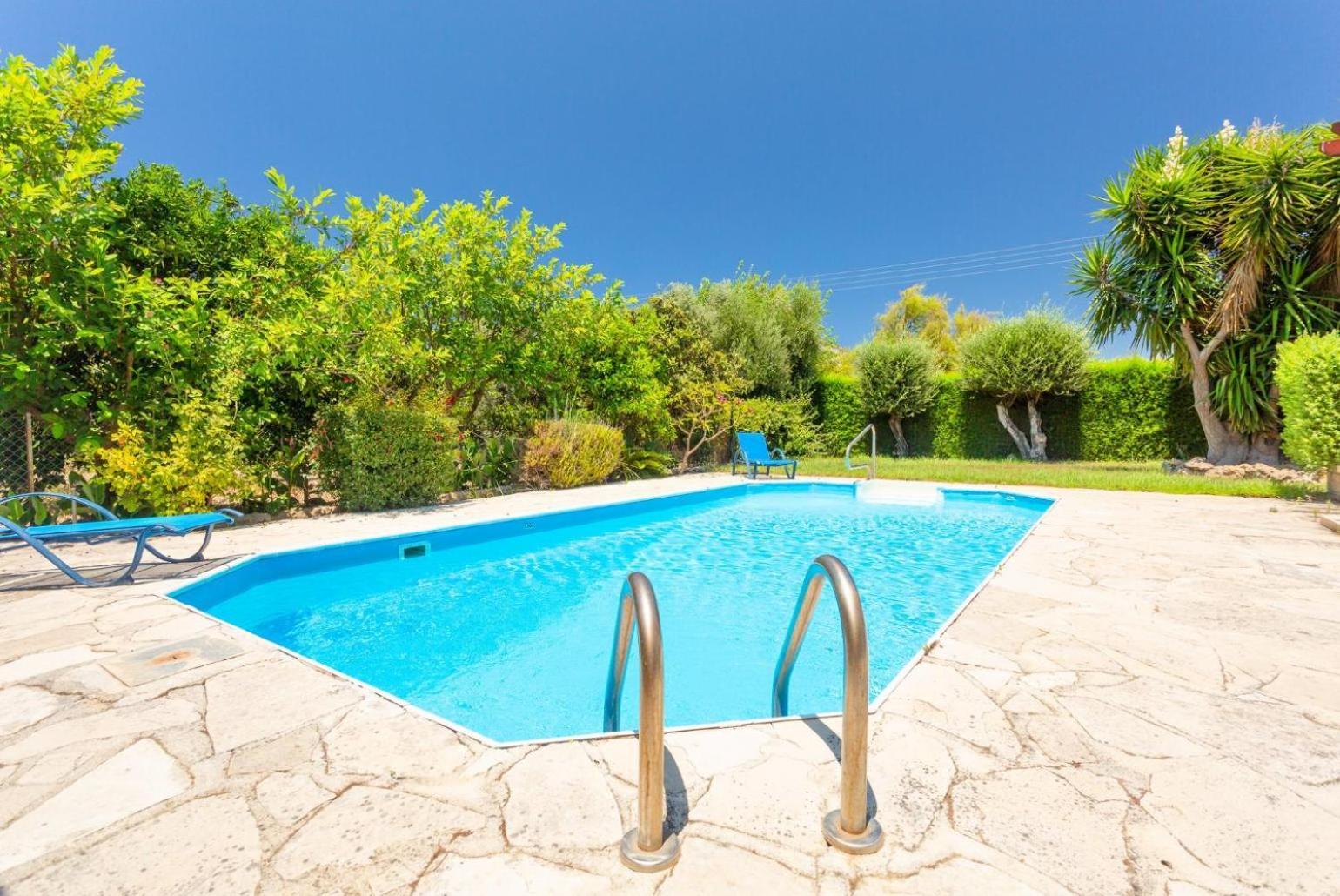 Sun Beach Villa Thio Polis エクステリア 写真