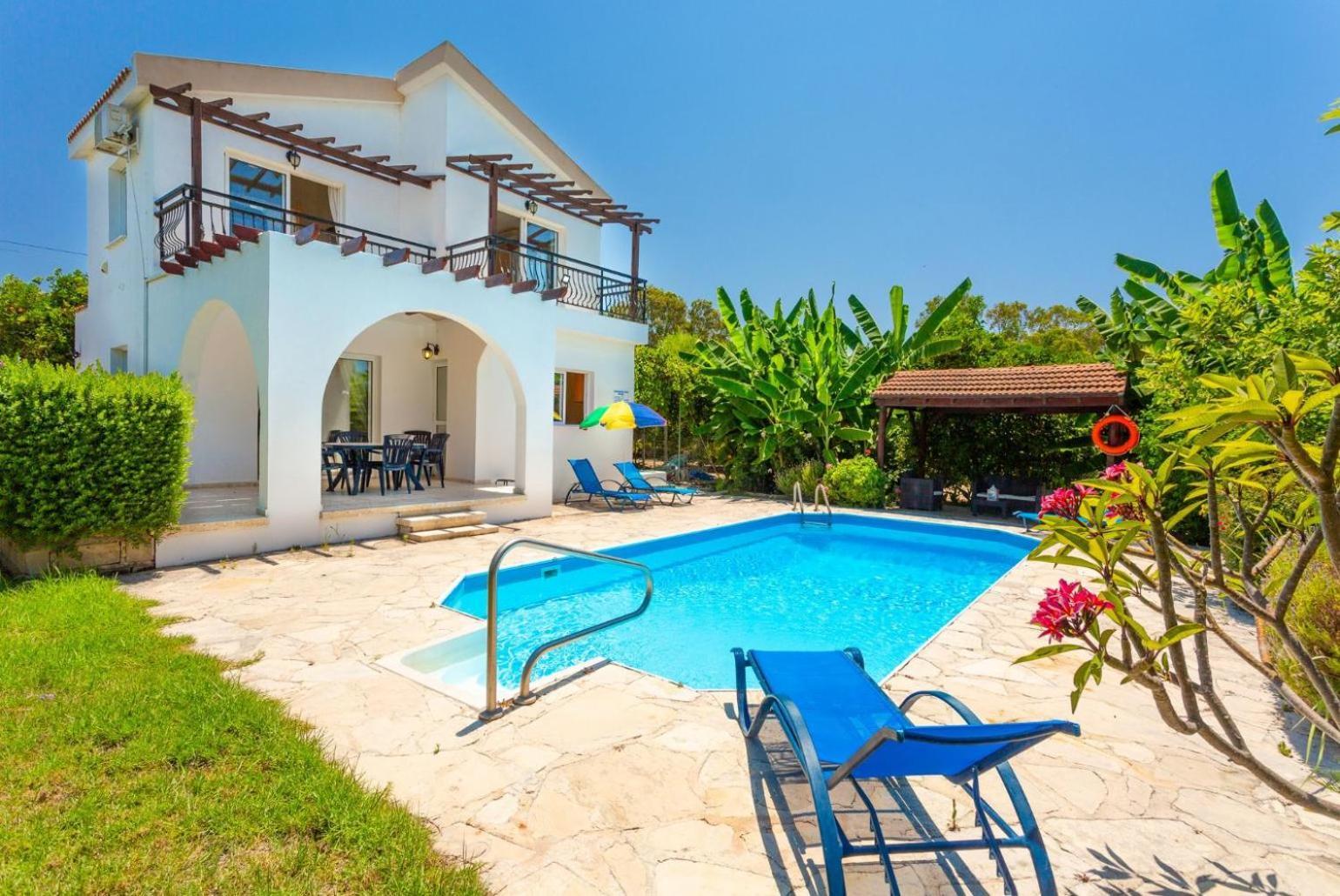 Sun Beach Villa Thio Polis エクステリア 写真