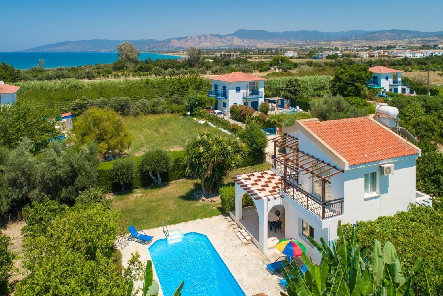 Sun Beach Villa Thio Polis エクステリア 写真