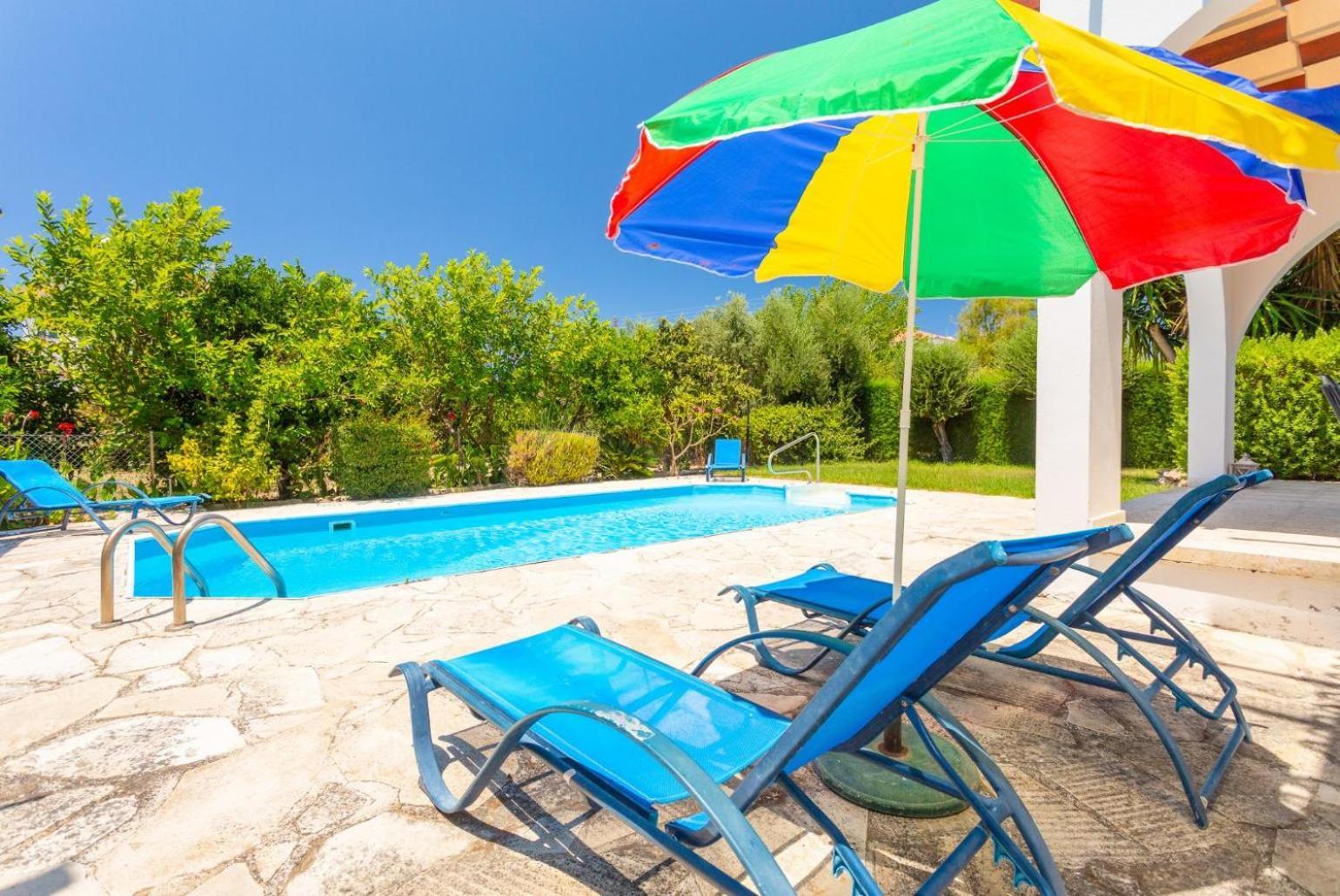 Sun Beach Villa Thio Polis エクステリア 写真